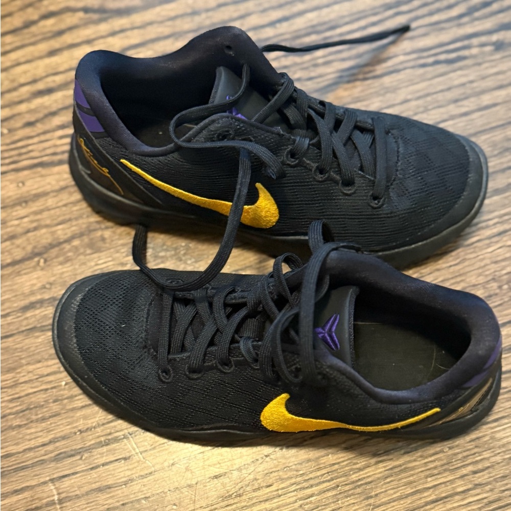 Kobe 8 Protro "Lakers Away" sneakers
Only worn on court; not outside